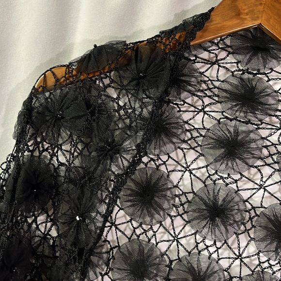 Black Crochet Beaded Floral Fringe Shawl - Picture 4 of 15